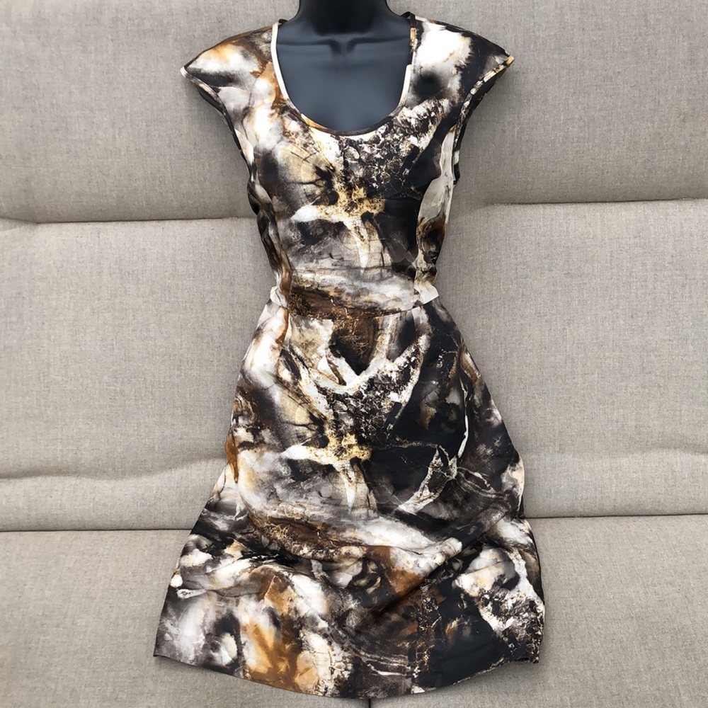 PIAZZA SEMPIONE 100% Silk Scoop Neck Dress with Cap Sleeves